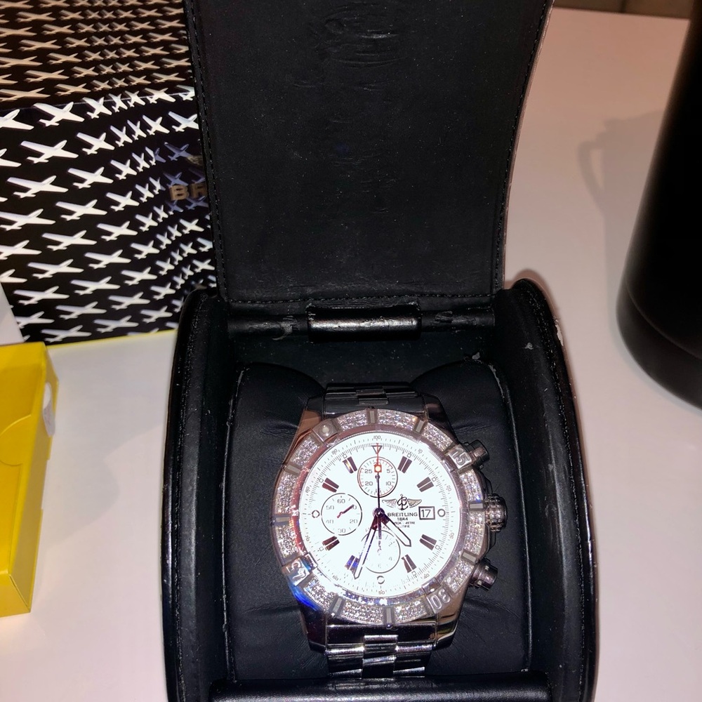 Breitling Super Avenger
II Diamond bezel A1337053/A562 48mm